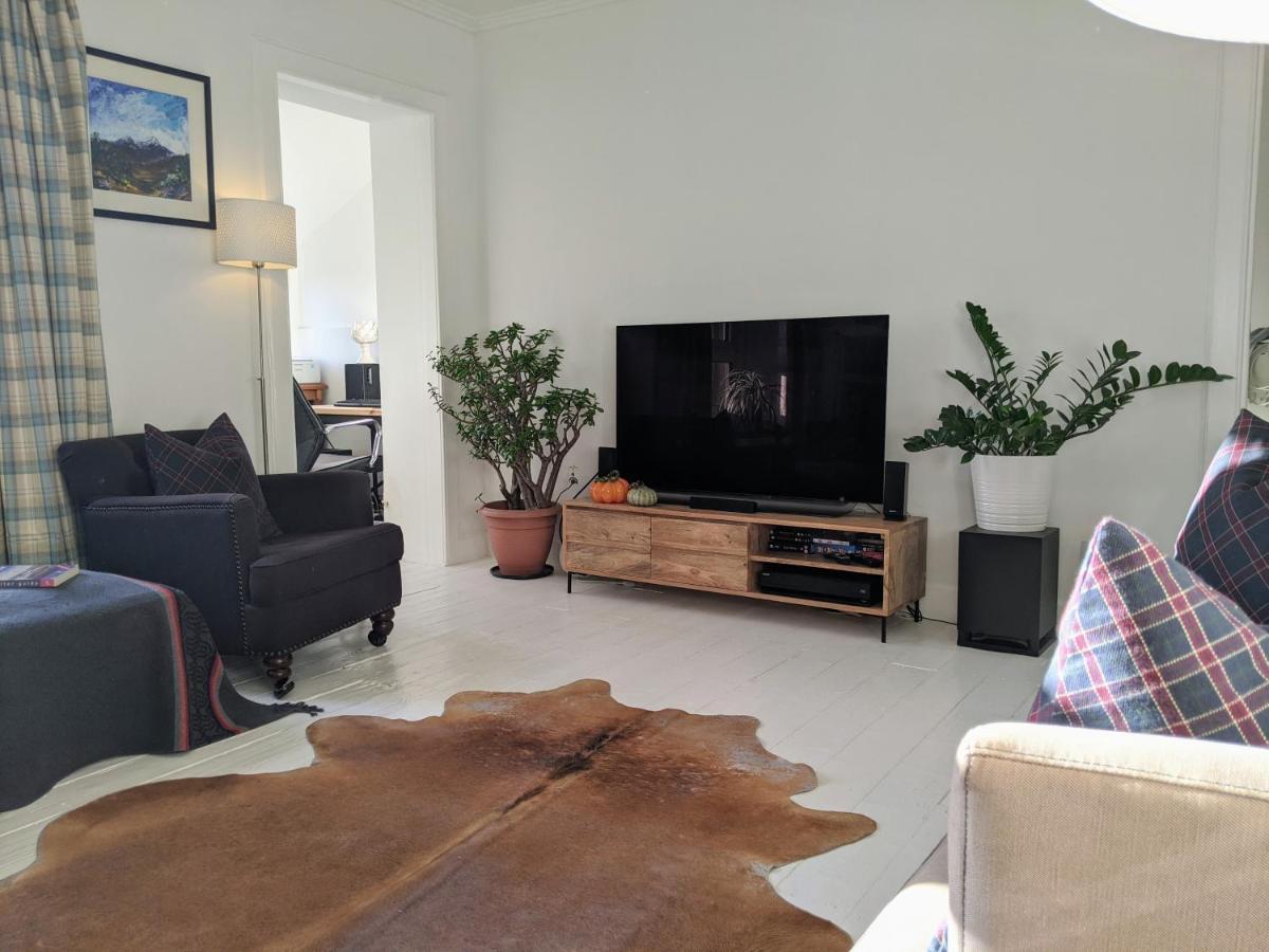 Central Hawick Spacious Stylish Flat With Log Burner Exteriér fotografie